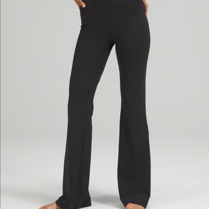 Lelelemon flare leggings